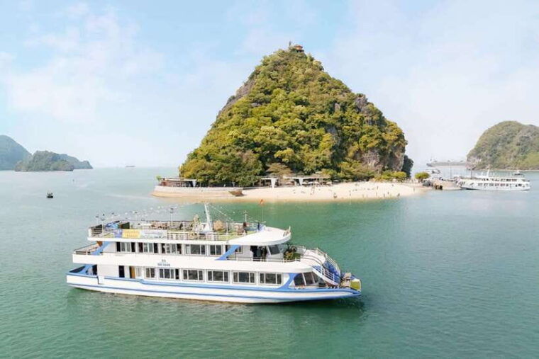 hanoi-5-star-halong-bay-cruise-with-lunch-jacuzzi-party