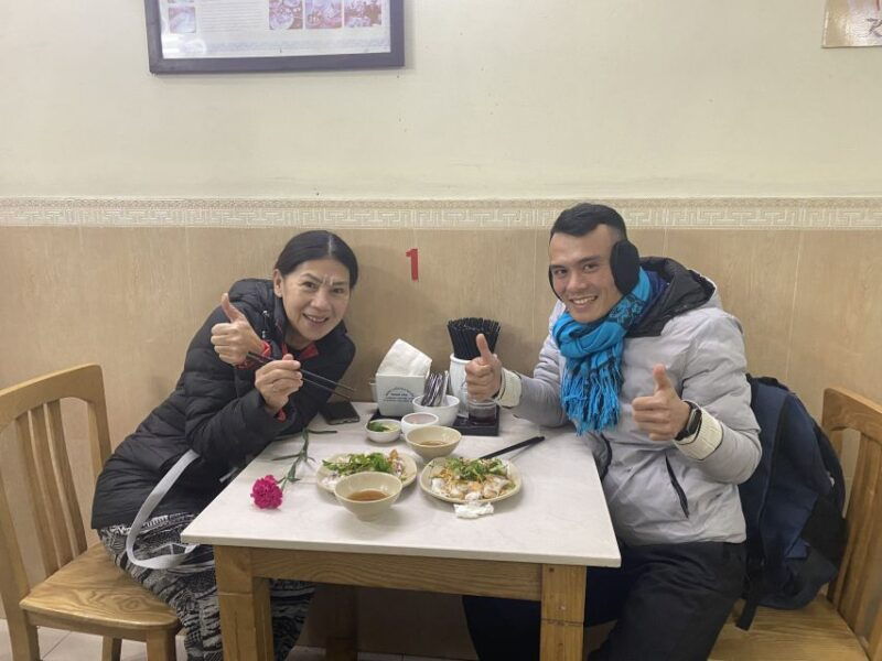 hanoi-7-tastings-street-food-tour-with-train-street