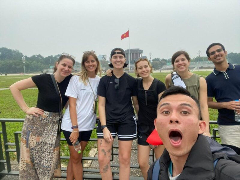 hanoi-all-in-one-walking-tour-through-a-train-street