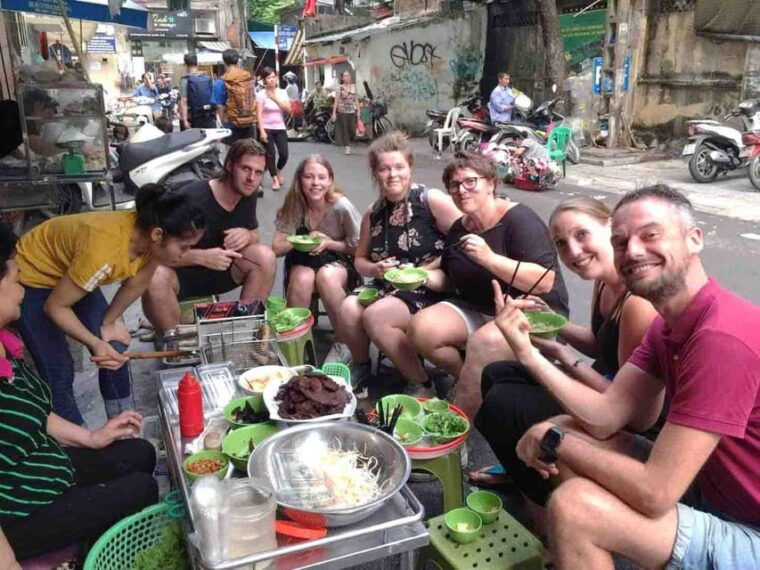 hanoi-amazing-street-food-tour-best-selling-tour