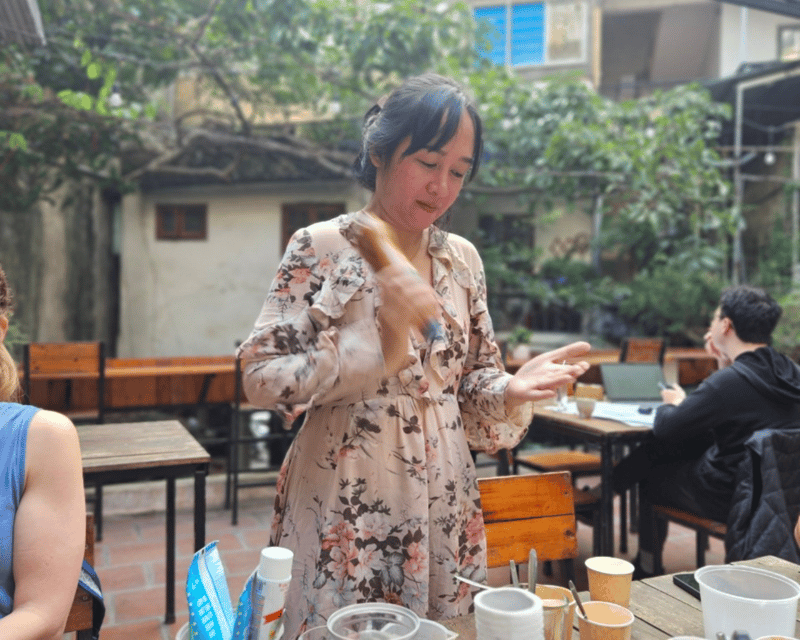 hanoi-artisan-coffee-making-class-with-train-street