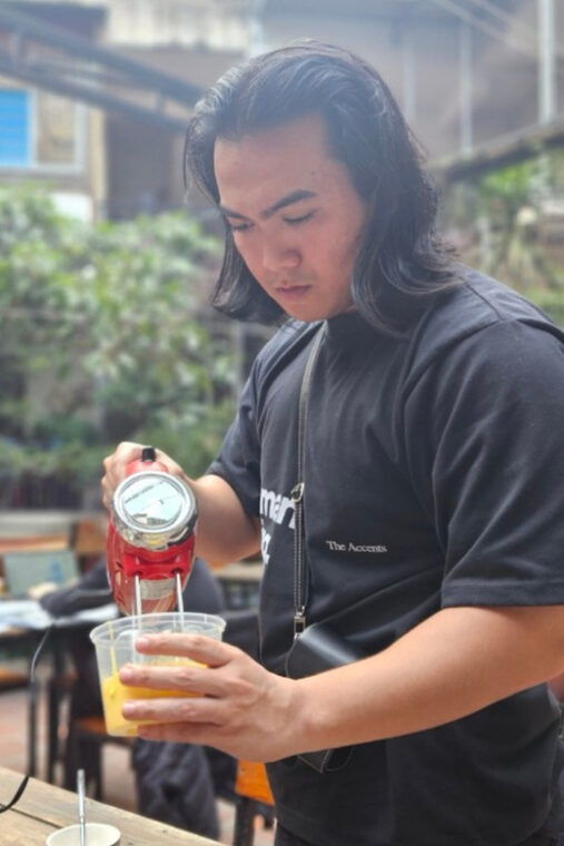hanoi-artisan-coffee-making-class-with-train-street
