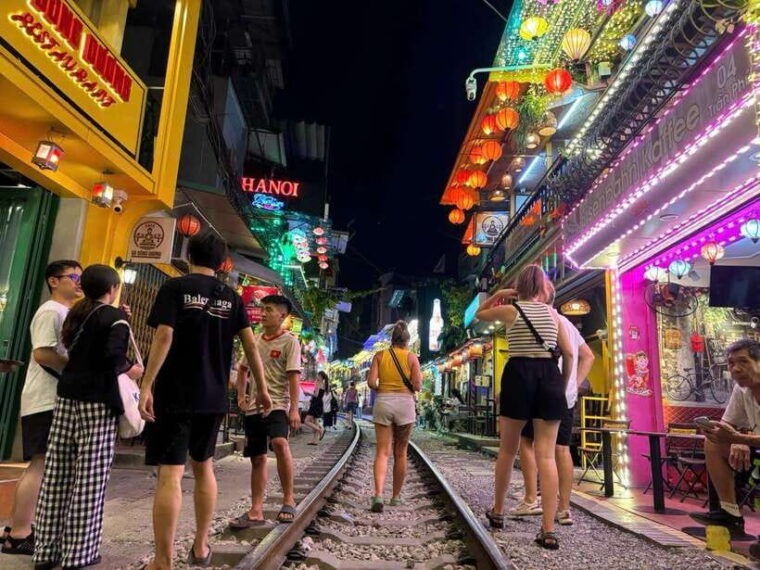 hanoi-authentic-tour-incense-hat-making-train-street