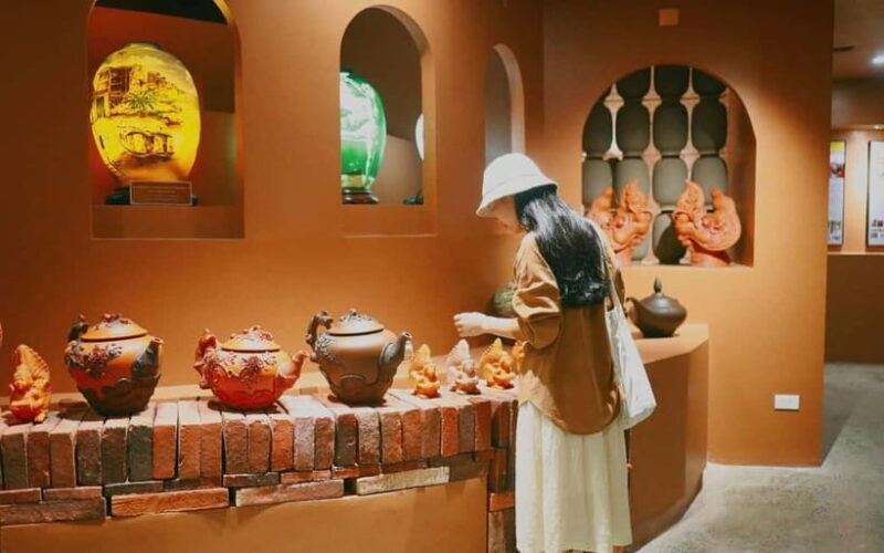 Hanoi: Bat Trang Village and Pottery Making Tour with Lunch - Detailed Review of the Bat Trang Pottery Tour