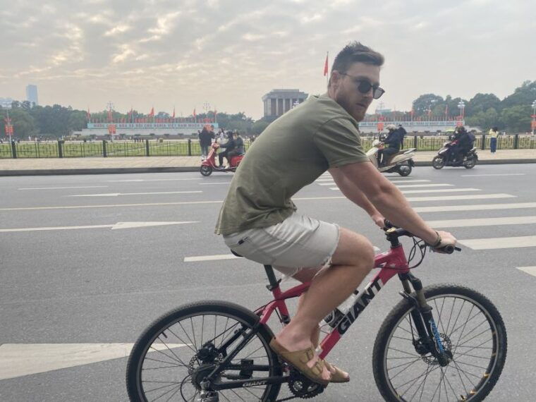 hanoi-bike-tour-through-hidden-gems-and-banana-island