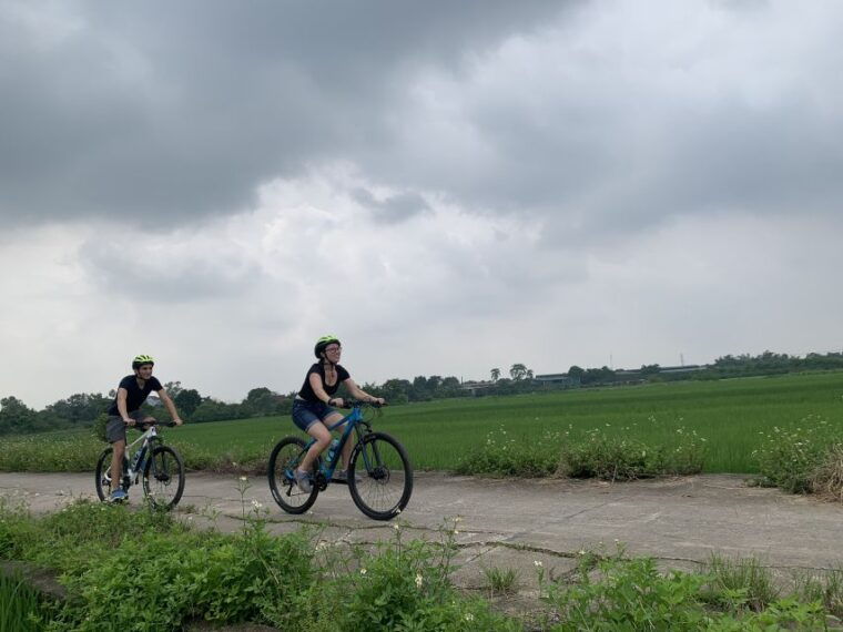 hanoi-bike-tour-through-hidden-gems-and-banana-island