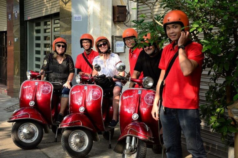 hanoi-city-food-tour-by-vespa-by-night
