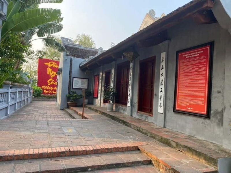 Hanoi City Tour: Private Half-Day & Train Street Visit - Exploring Hanoi’s Hidden Corners and Famous Landmarks