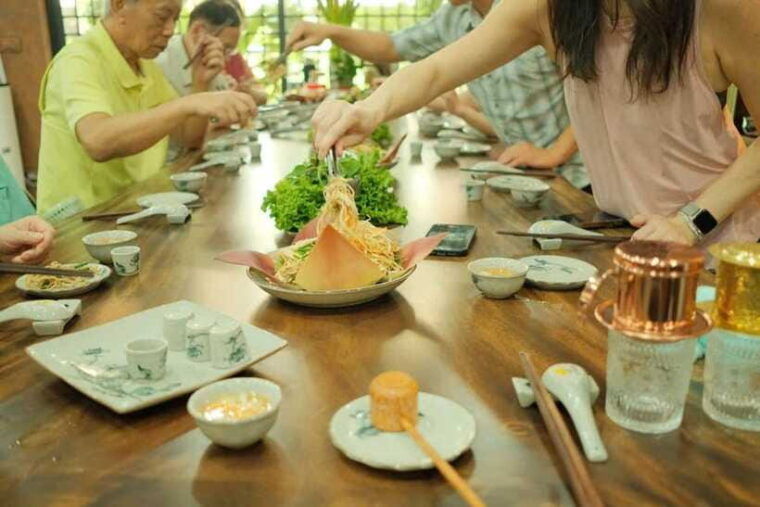 hanoi-coffee-workshop-with-traditional-meal-and-wines