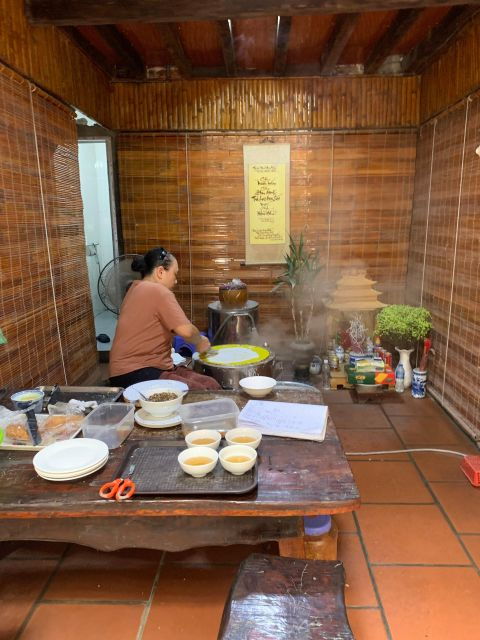 hanoi-countryside-motorbike-tour-bat-trang-ceramic-village
