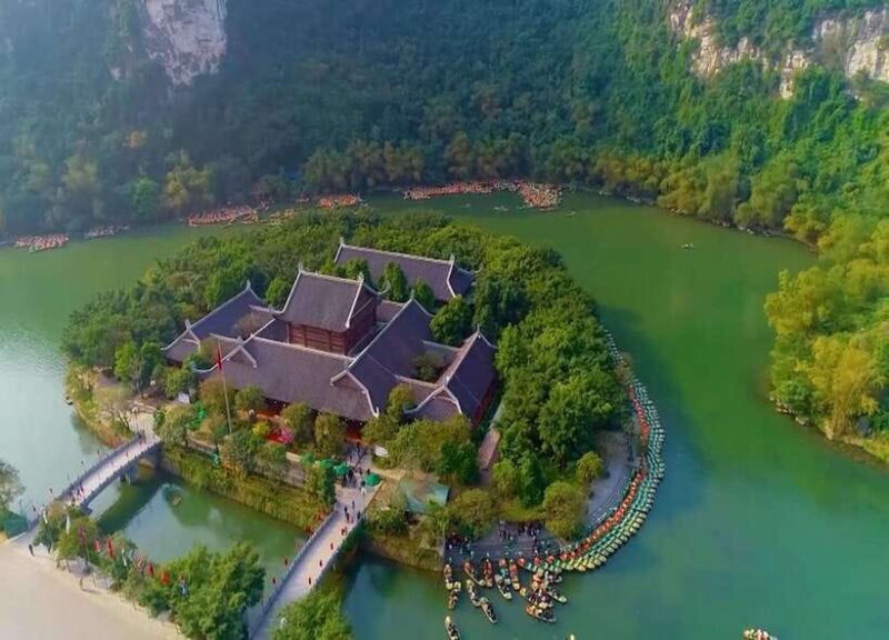 Hanoi Countryside Sightseeing Duong Lam Ancient Village Tour - What Is the Hanoi Countryside Sightseeing Duong Lam Ancient Village Tour?