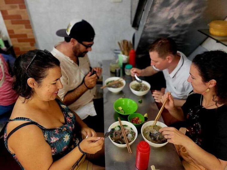 hanoi-culinary-stroll-in-french-3-hours