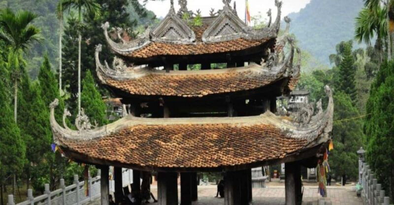 hanoi-day-trip-to-perfume-pagoda-small-group-tour