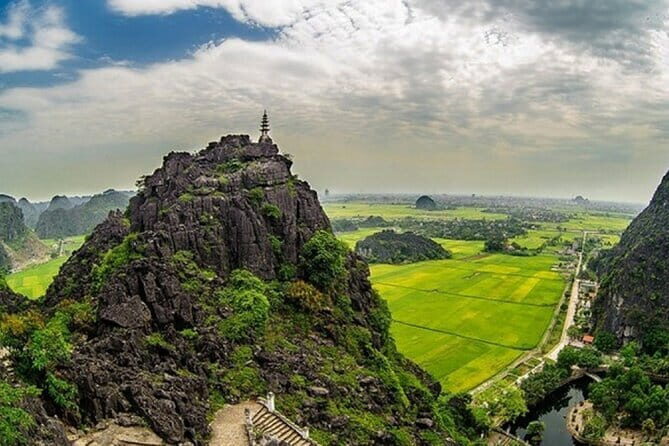 Hanoi: Deluxe Tour Discover Hoa Lu, Trang An Grottoes, Mua Caves - First Impressions: What to Expect from This Tour