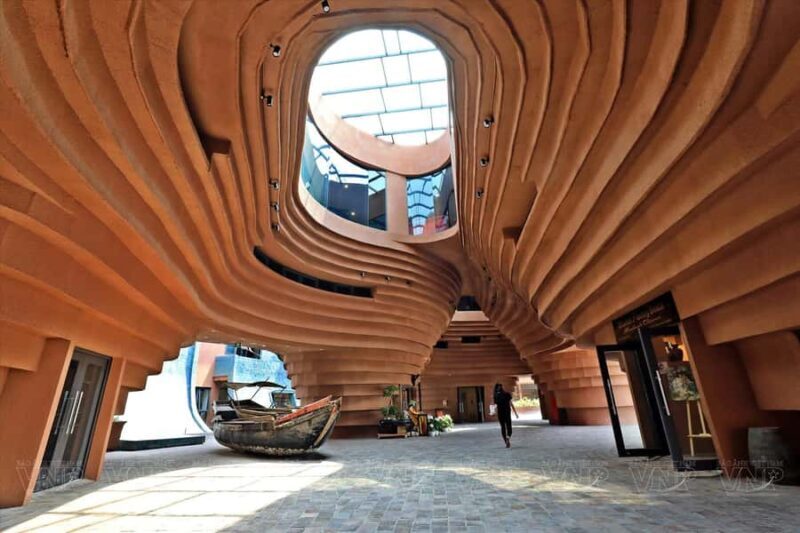 Hanoi: Discover the 1000-year history of Bat Trang pottery - Artistic Exhibits and Cultural Highlights