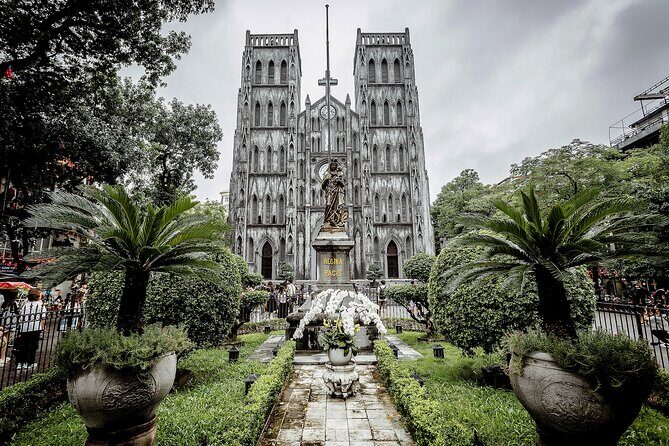 Hanoi Dusk Food Tour with 15+ Tastings - Guides and Group Size: Personal Touch Matters
