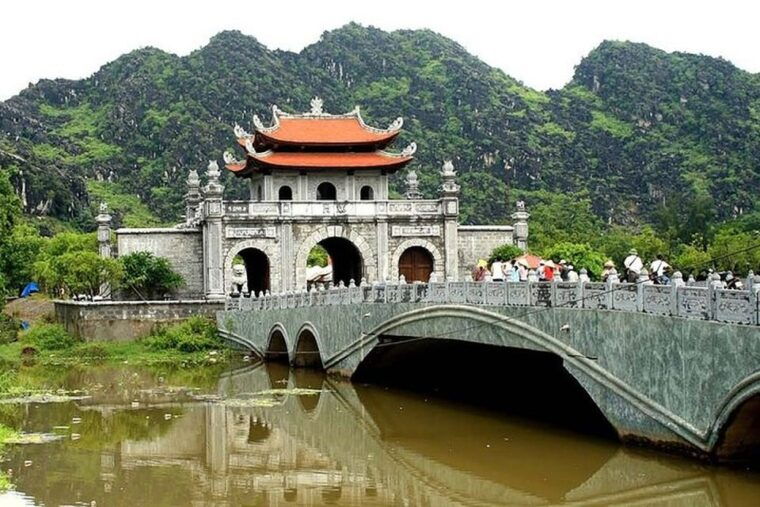hanoi-epic-tour-6d5n-hanoi-halong-bay-ninh-binh-sapa