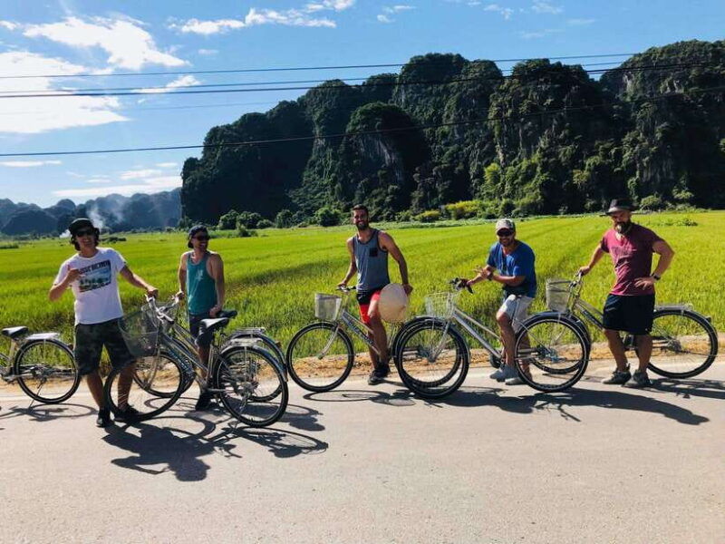 hanoi-full-day-bai-dinh-trang-an-mua-cave-by-limousine