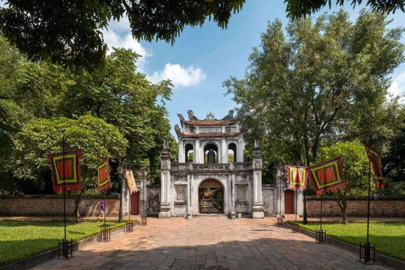 hanoi-full-day-city-highlights-tour-with-hoa-lo-prison