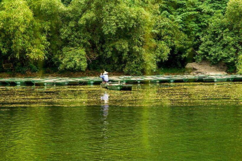 hanoi-full-day-exploring-hoa-lu-and-trang-an-grottoes