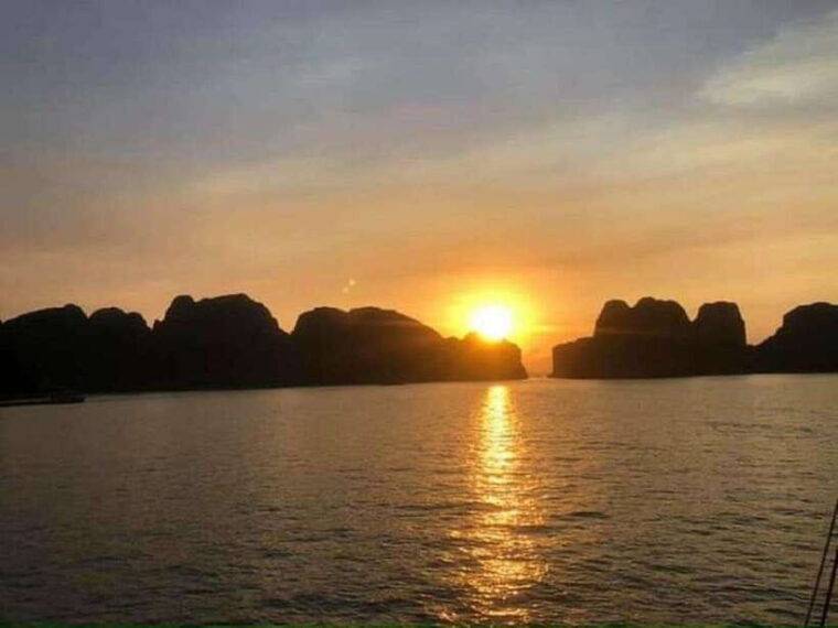 hanoi-full-day-halong-bay-cruise-with-kayak-caves-lunch