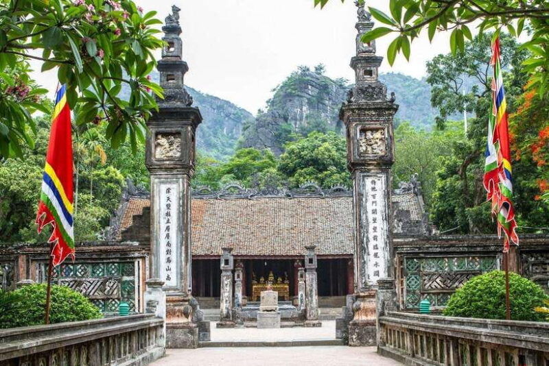hanoi-full-day-hoa-lu-trang-an-mua-cave-by-limousine