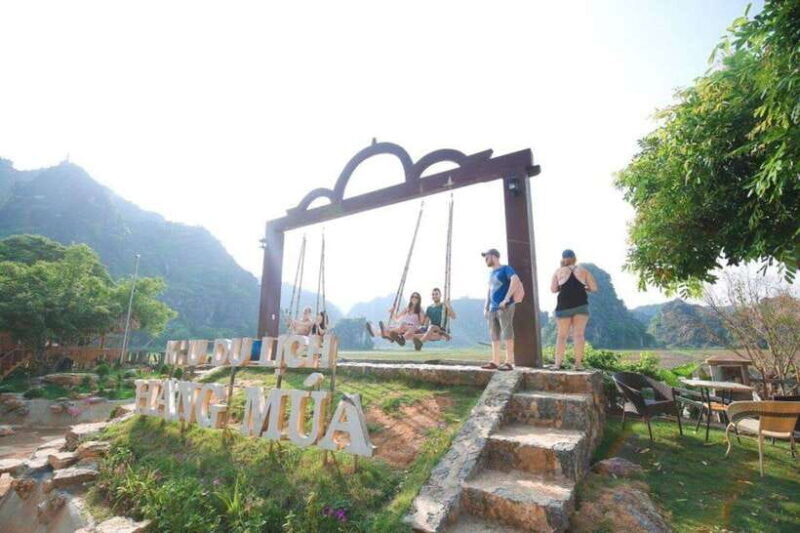 hanoi-full-day-hoa-lu-trang-an-mua-cave-by-limousine