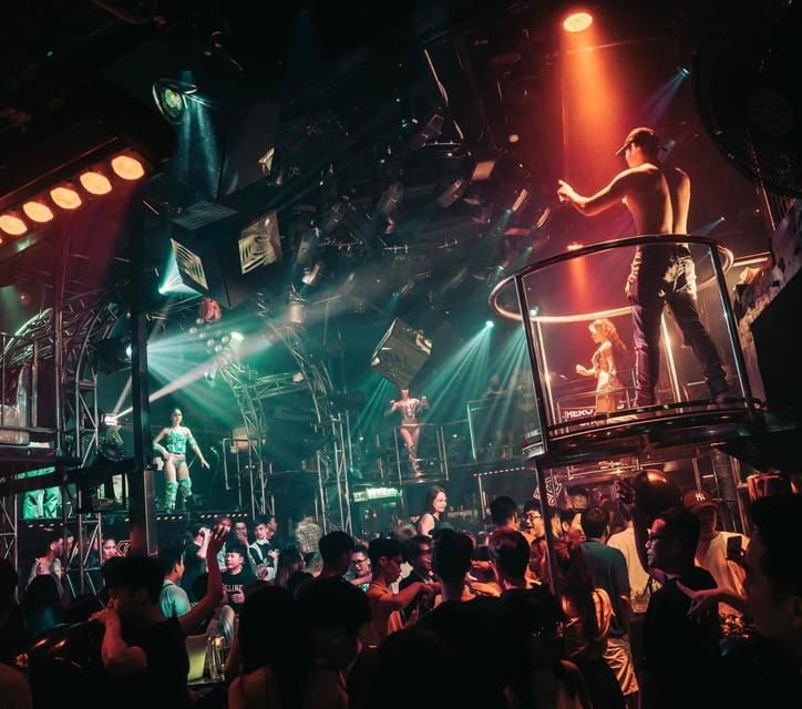 hanoi-guided-bar-crawl-with-drinks-and-nightclub-entry