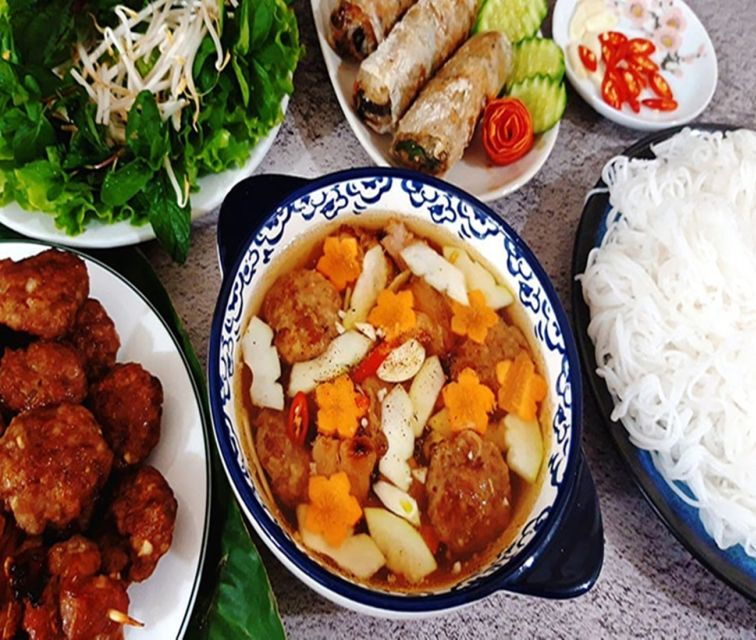 hanoi-guided-street-food-tour-with-tastings