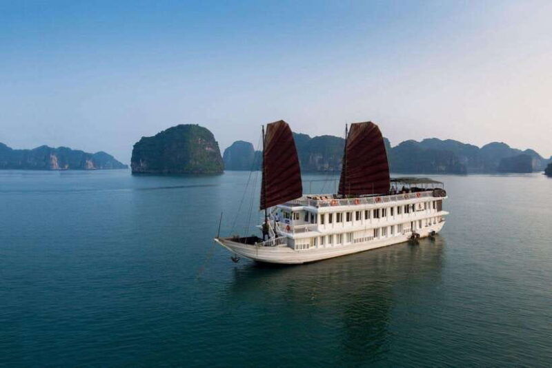 hanoi-ha-long-bai-tu-long-bay-1-or-2-day-cruise