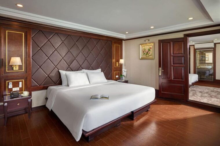 hanoi-ha-long-bay-tour-luxury-cruise-private-banconykayak