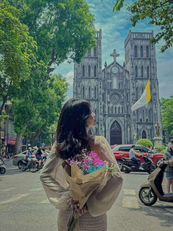 hanoi-half-day-city-sightseeing-private-tour-with-students