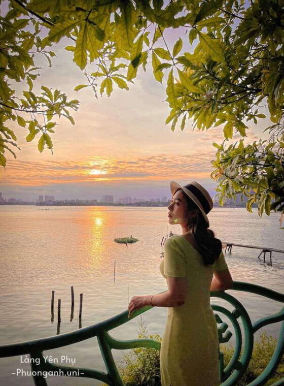 hanoi-half-day-city-sightseeing-private-tour-with-students