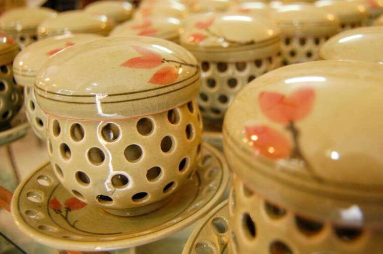 hanoi-half-day-hands-on-pottery-workshop-at-bat-trang