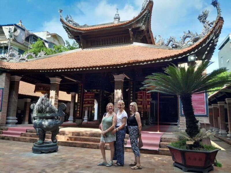 hanoi-half-day-silk-weaving-journey-in-van-phuc-tour