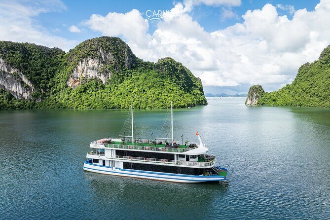 Hanoi : Halong 5 Star Cruise Explore Cave, Kayak, Party & Lunch - What We Think About the Experience