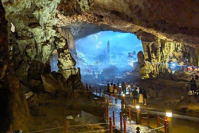 Hanoi - Halong Bay 1 Day PRIVATE TOUR: Cave, Kayak, Island, Lunch - Cruising on Halong Bay: The Highlight Begins