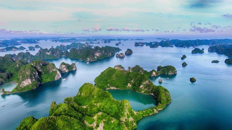 hanoi-halong-bay-boat-cruise-caves-kayaking-lunch