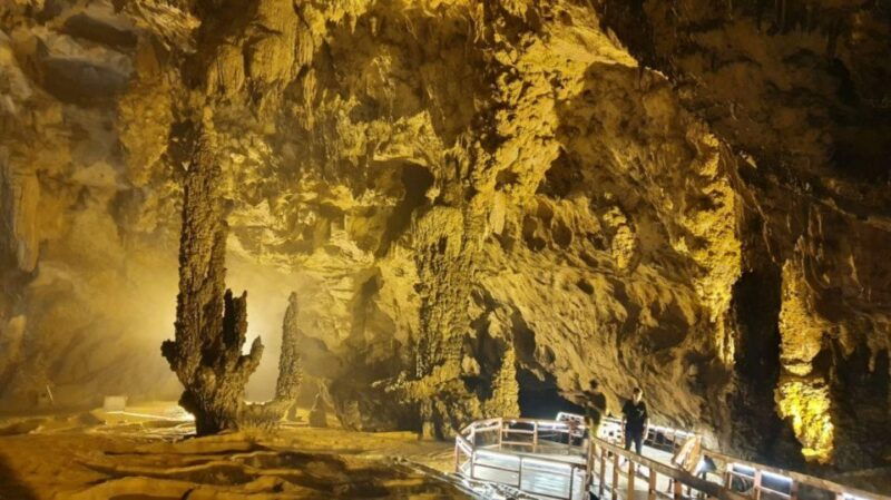 hanoi-halong-bay-cruise-with-lunch-caves-and-kayaking-2