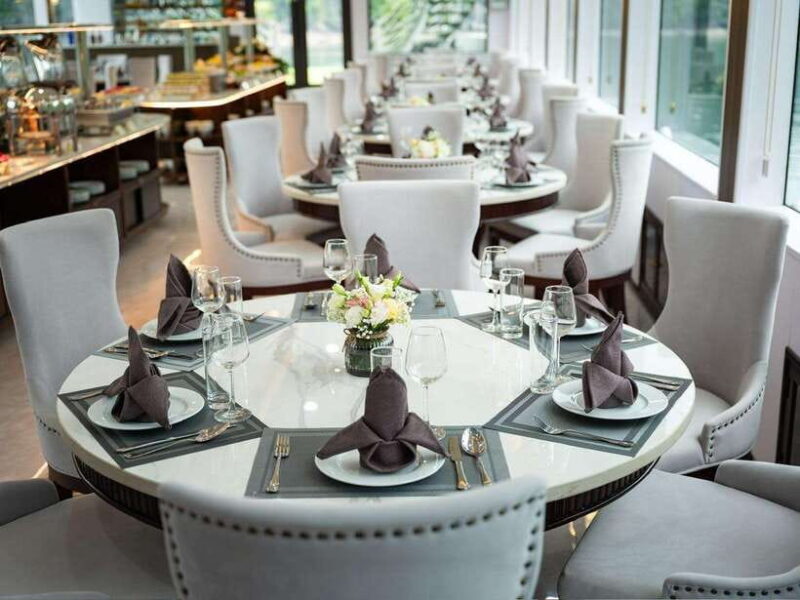 Hanoi: Halong Bay Day Tour with 5-star Cruise & Transfer - Who Is This Tour Best Suited For?