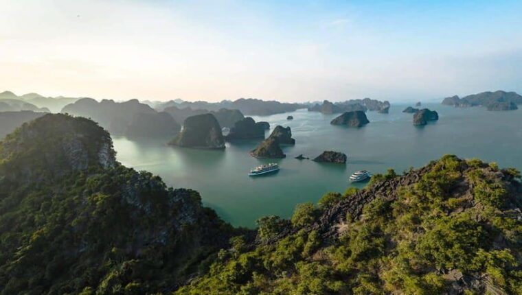 hanoi-halong-lan-ha-bay-cruise-with-limousine-transfer