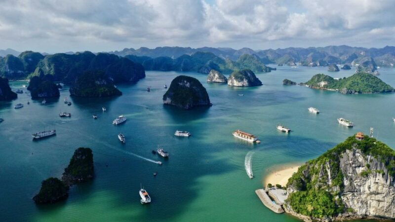 hanoi-halong-luxury-day-tour-with-private-cabin