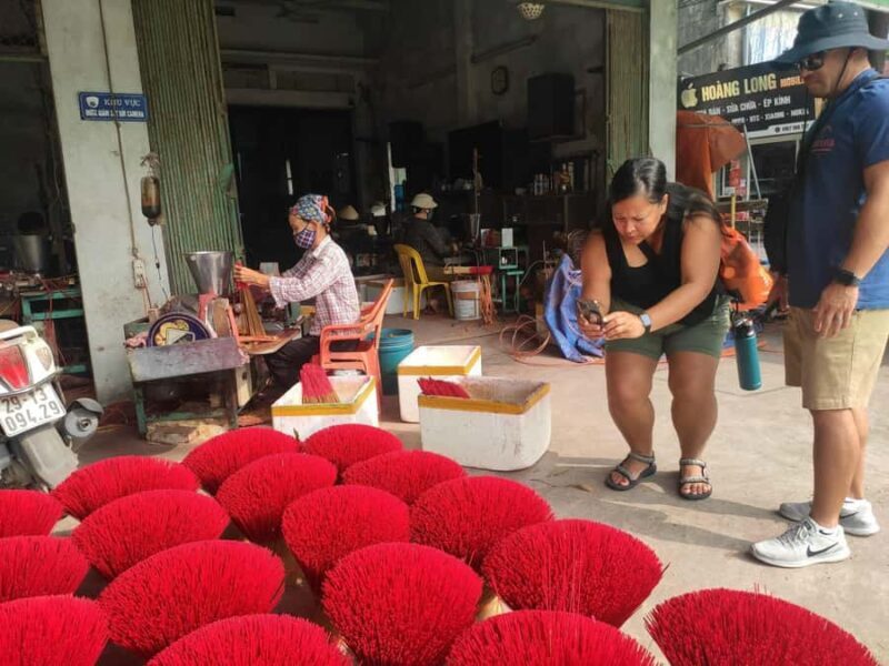 Hanoi: Incense Village & Hat Village or Lacquer SMALL GROUP - FAQs