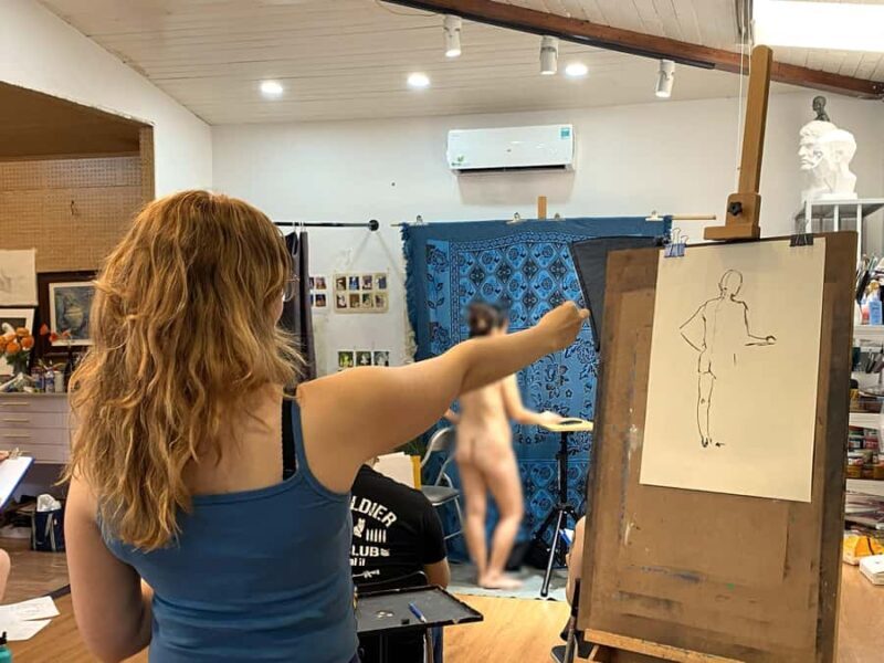 Hanoi: Life Drawing Class with Art Tutor Hanoi - The Poses and Structure of the Class