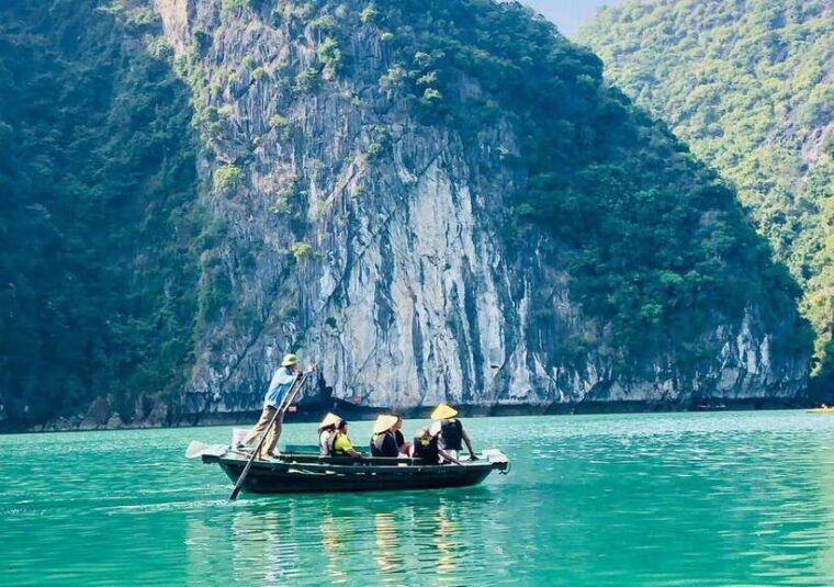 hanoi-luxury-lan-ha-bay-jade-sails-cruise-with-buffet-lunch
