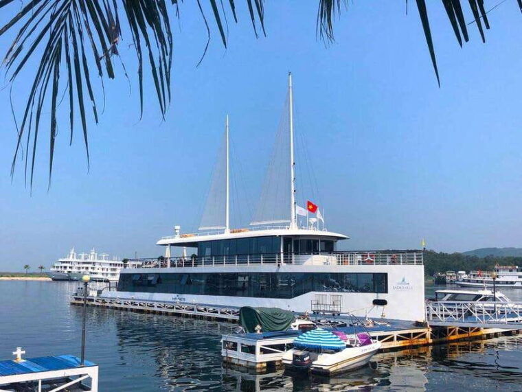 hanoi-luxury-lan-ha-bay-jade-sails-cruise-with-buffet-lunch