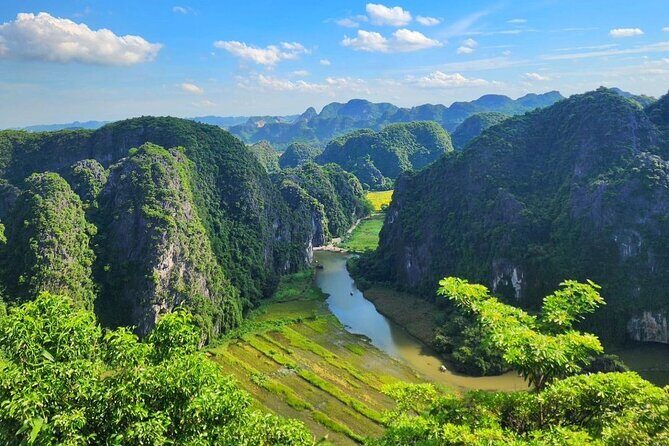 Hanoi: Luxury Small Group to Hoa Lu, Tam Coc, Mua Cave - Mua Cave: Climbing for the Views