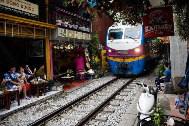 hanoi-motorbike-to-hanoi-train-street-vietnam-war-history