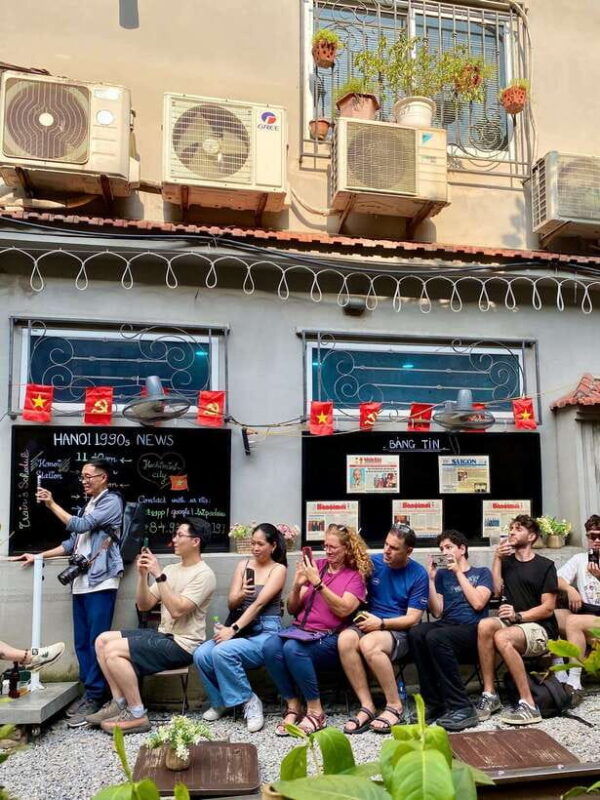 hanoi-motorbiking-to-train-street-and-temple-of-literature