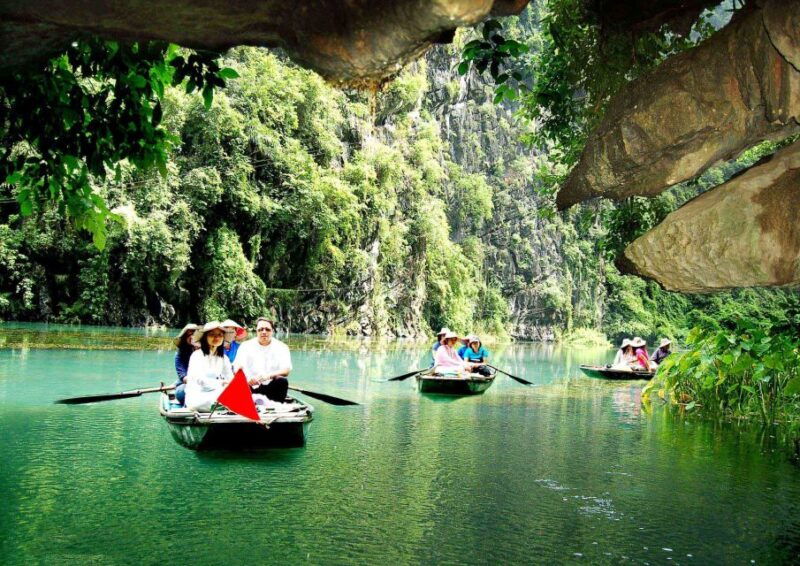hanoi-mua-cave-tuyet-tinh-coc-pagoda-trang-an-boat-tour